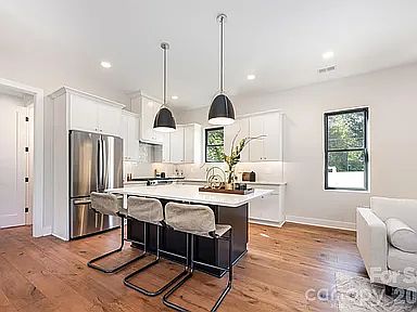 5th image of 1121 Condon St