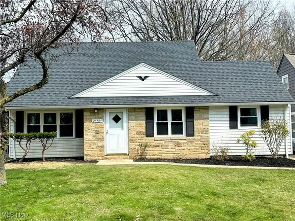 25585 Chatworth Dr, Euclid, OH 44117
