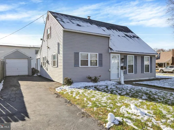706 Wagon Wheel Ln, Temple, PA 19560