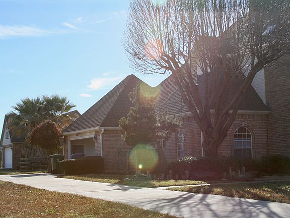 4th image of 1209 Oak Creek Cir