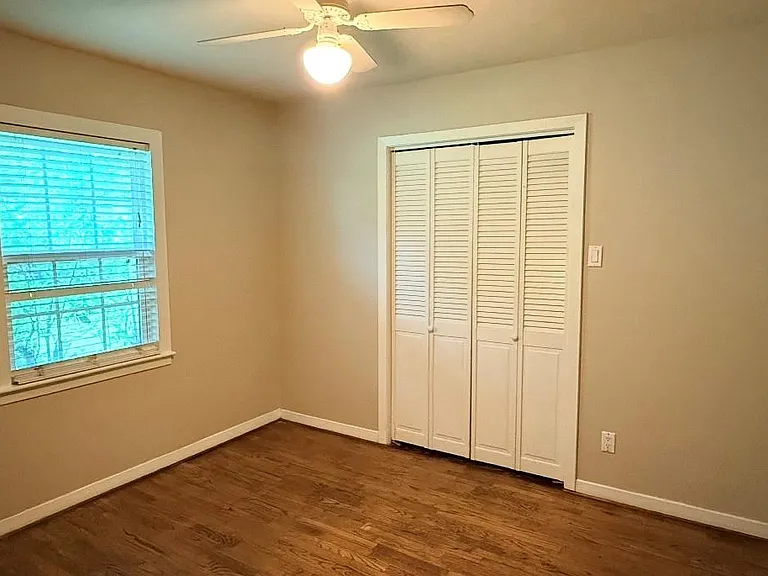 340 Westwood Ln — Photo 10