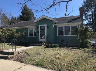 44 Edgehill Rd, Providence, RI 02906