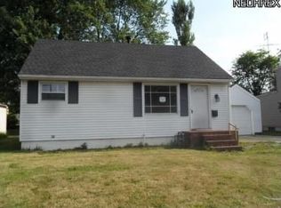 1409 E Broad St, Louisville, OH 44641