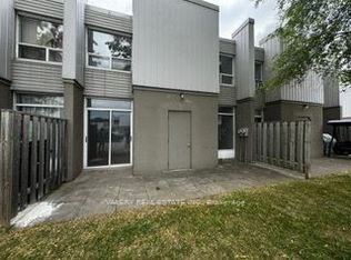 15 Lexington Ave #TOWNHOUSE 5, Toronto, ON M9V 2G4