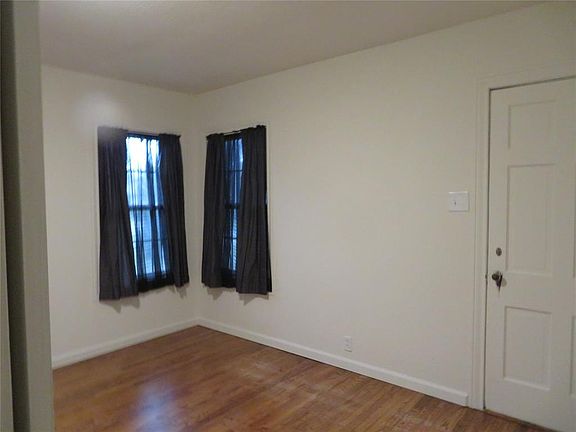 3rd image of 109 W Gilmer St