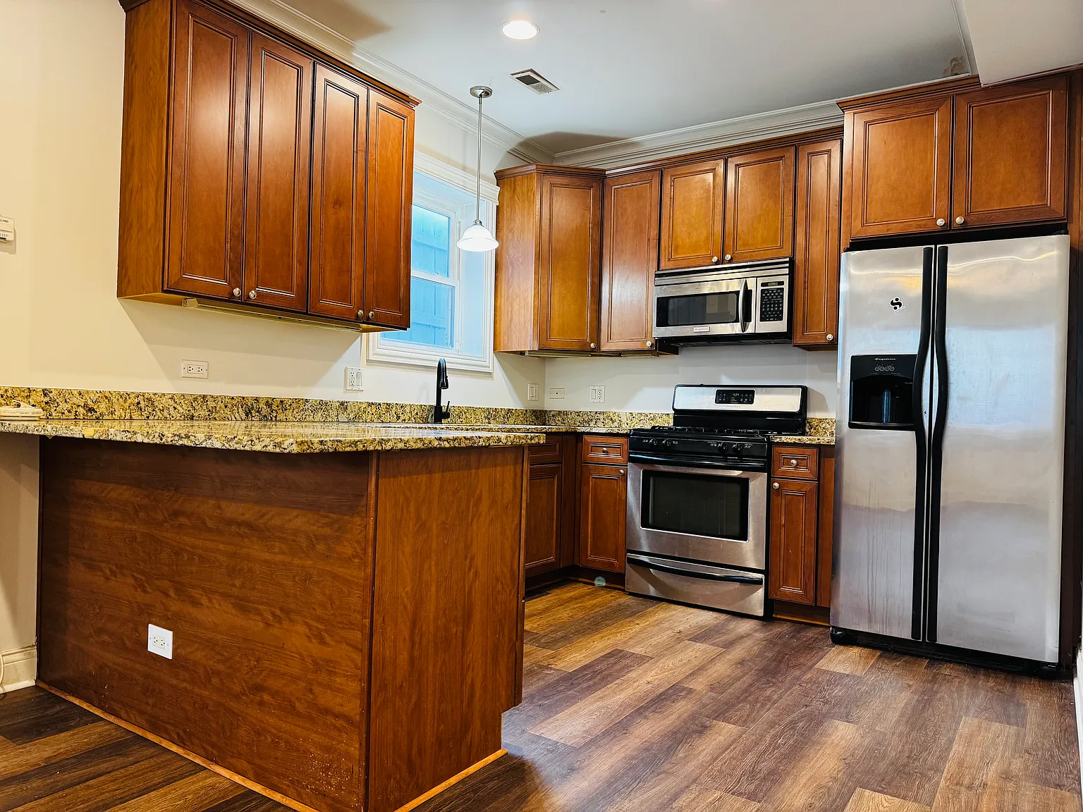 3 bed, 1346 sqft, $2,800 — Photo 3