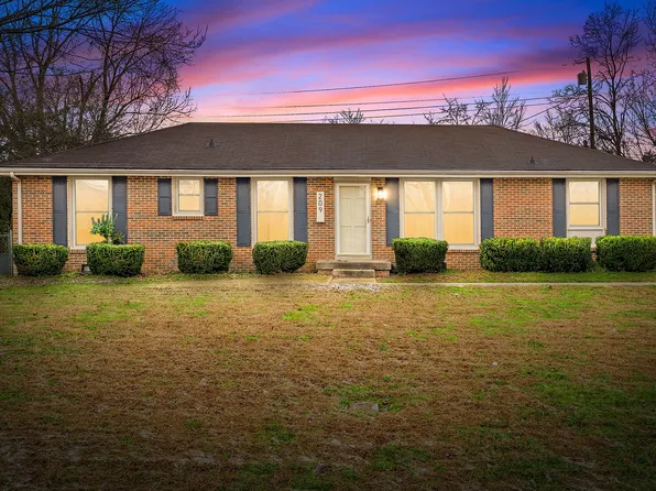 209 Maplewood Dr, Clarksville, TN 37042