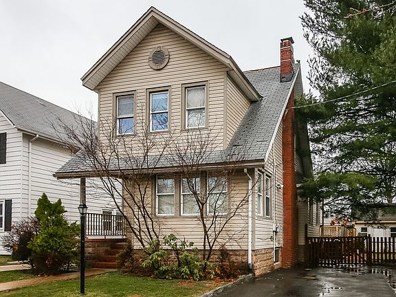 3rd image of 206 Forest St #208