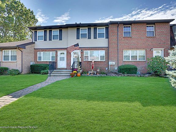 5th image of 824 Shannon Ct