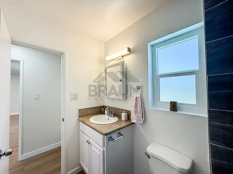 6336 TUJUNGA AVE. — Photo 15