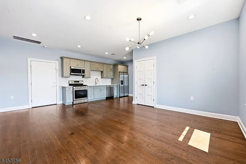 2 bed, 2.0 bath, $2,700 — Photo 3