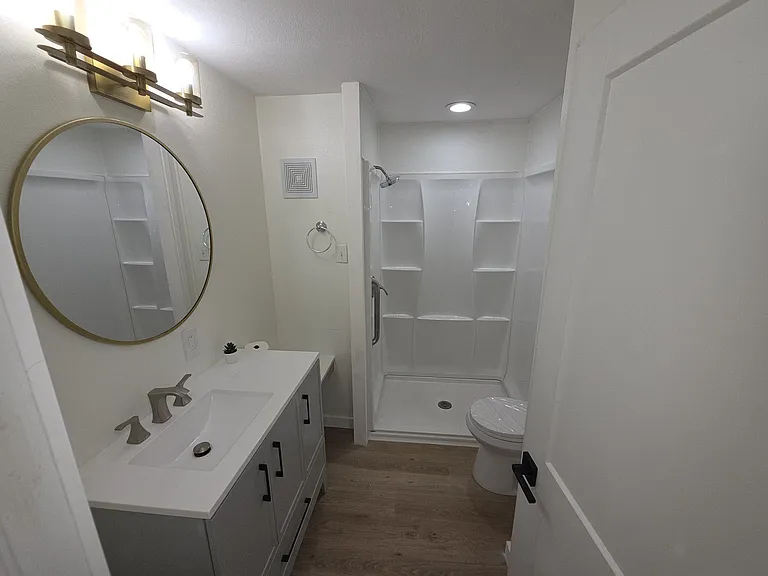 150 Old Englewood Rd #5 — Photo 9