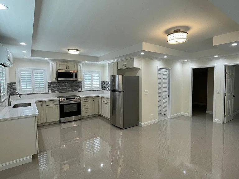 5096 Kalanianaole Hwy — Photo 1