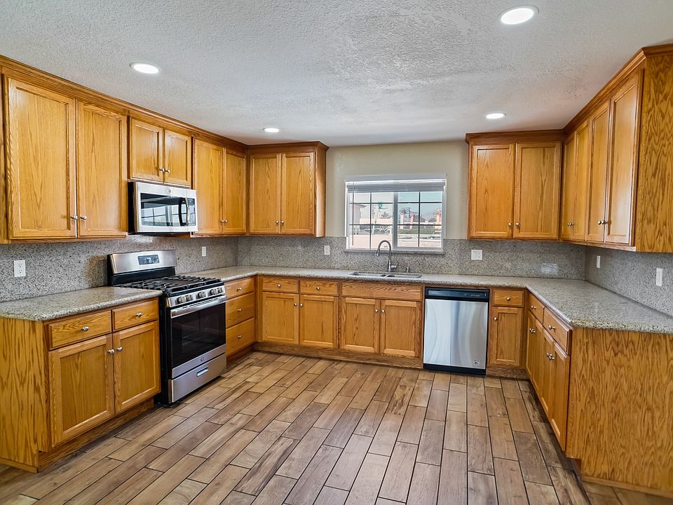 1st image of 11819 1/2 Glenoaks Blvd