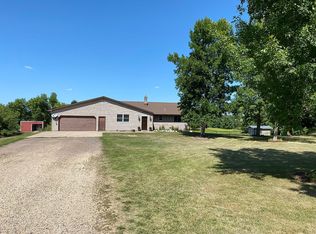 865 County Road 6 NW, Stanchfield, MN 55080