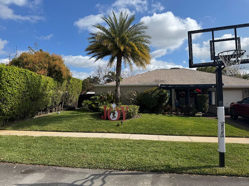 1st image of 4984 SW 95th Ave
