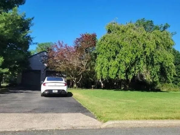 1 Brown Ct, Annandale, NJ 08801