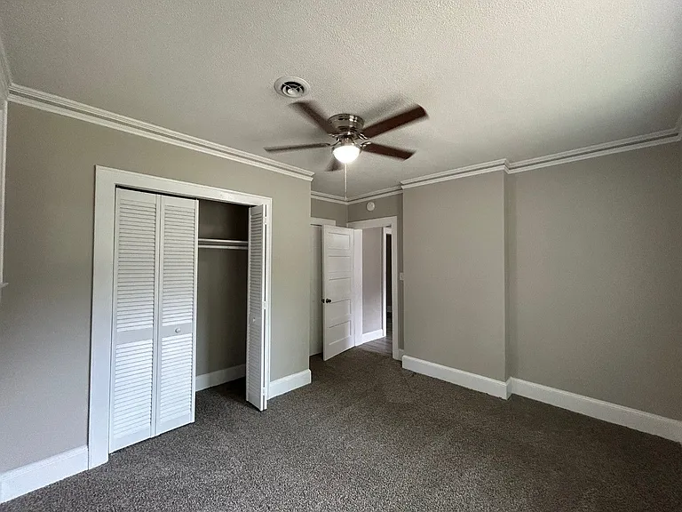 411 E Charlotte Ave — Photo 15