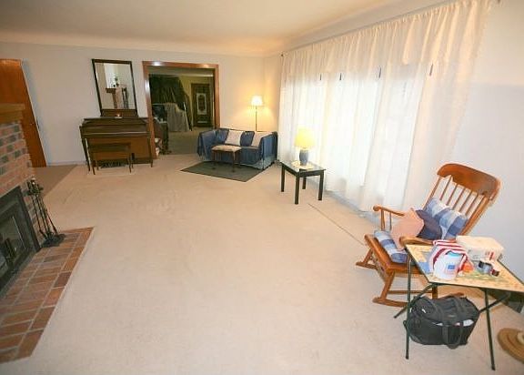 3rd image of 1785 Cottage Ave E