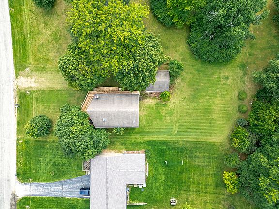3rd image of 2333 Breckenboro Rd
