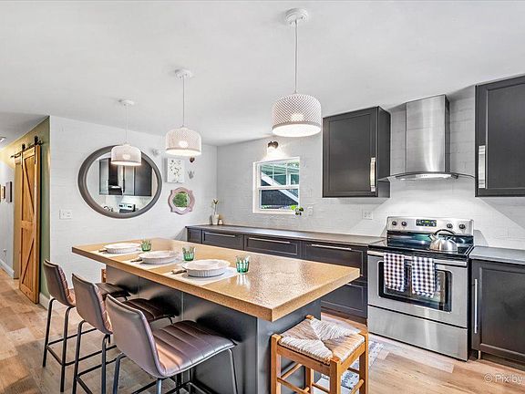 2nd image of 300A Dell Park Ave