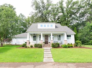 2 Oakwood Glen Dr, Clinton, MS