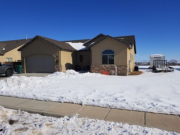 Side is all rec parking