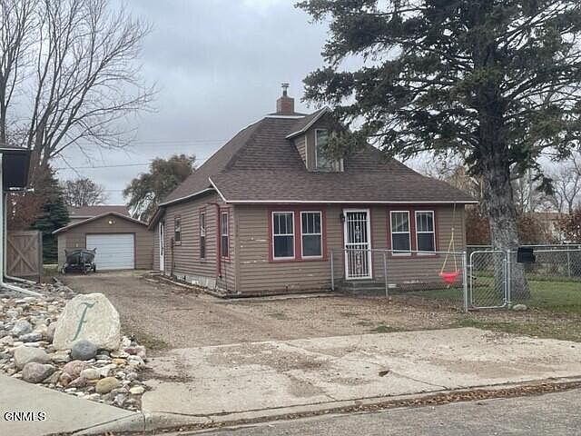 2nd image of 1354 2nd St S