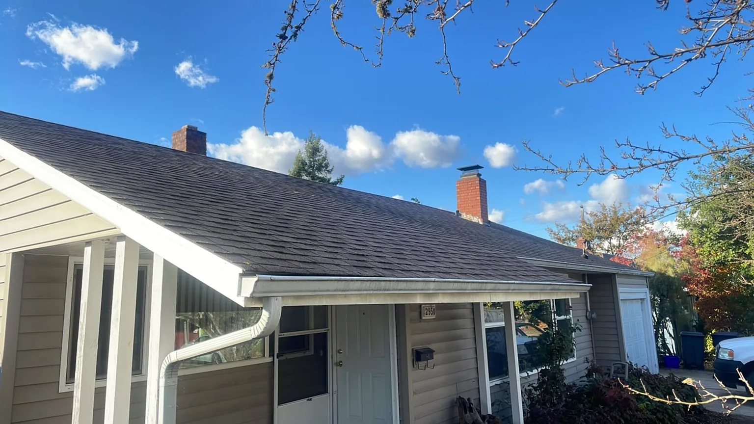 2950 Oak St photo 1