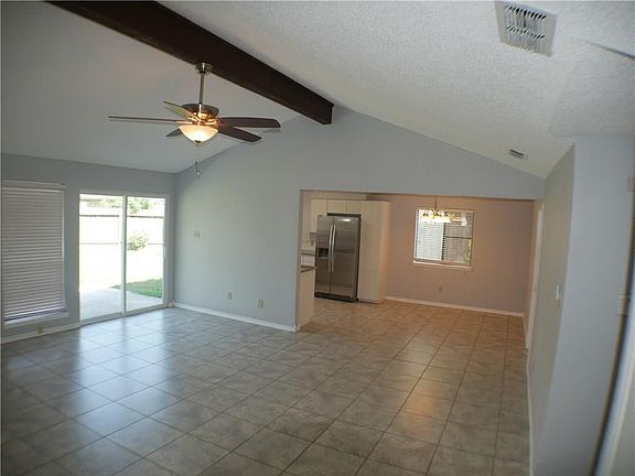 3rd image of 4826 Oak Knoll Cir