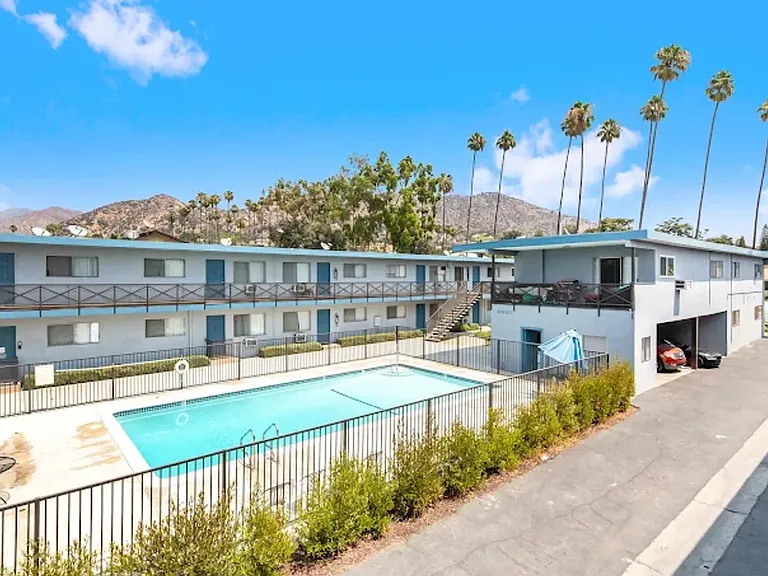 Palm View Apartments in Azusa — Photo 20