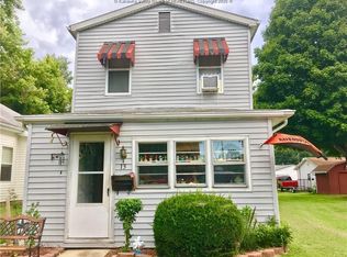 13 Gallatin St, Ravenswood, WV 26164