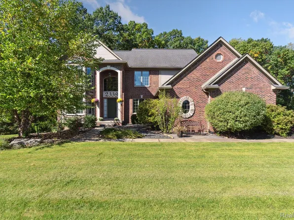 2339 Arciero Ct, Howell, MI 48855