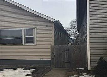 3rd image of 10347 S Avenue O