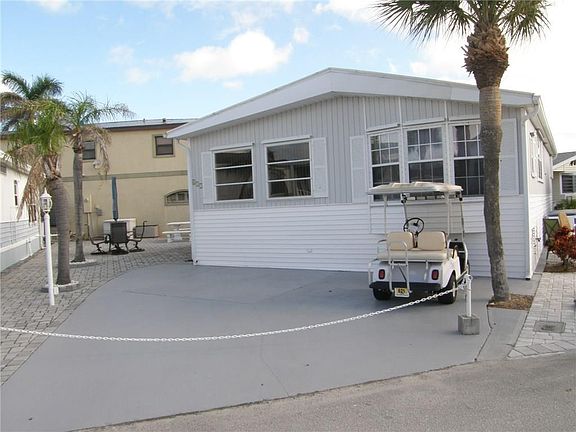 2nd image of 621 Nettles Blvd