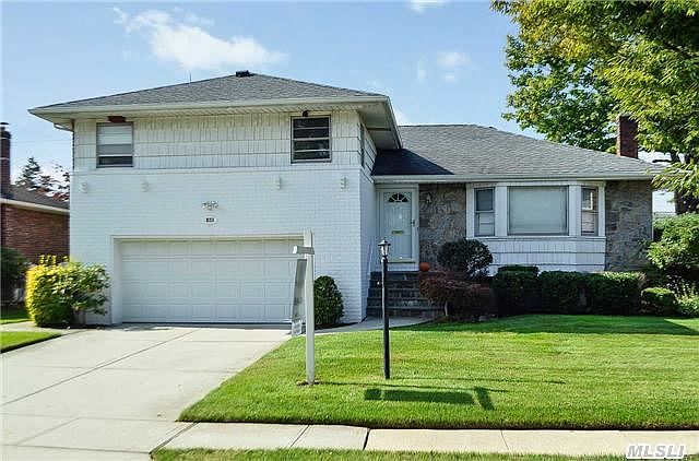 833 Edgewood Dr
