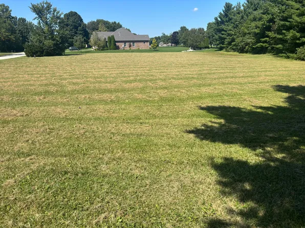 803 Hunter Dr, Westville, IN 46391