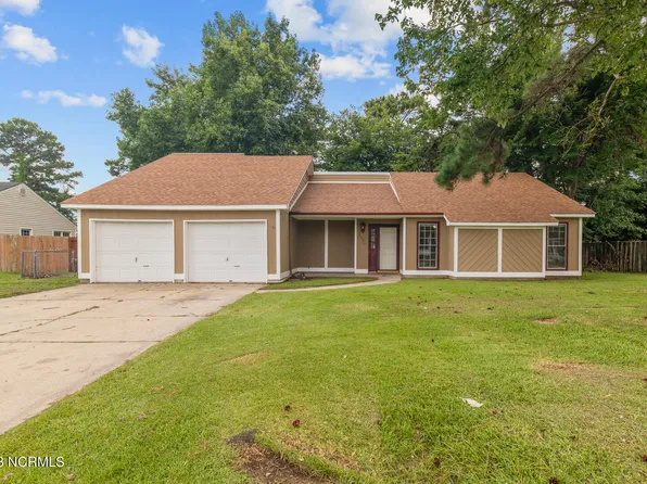 2221 Bridle Trail, Midway Park, NC 28544