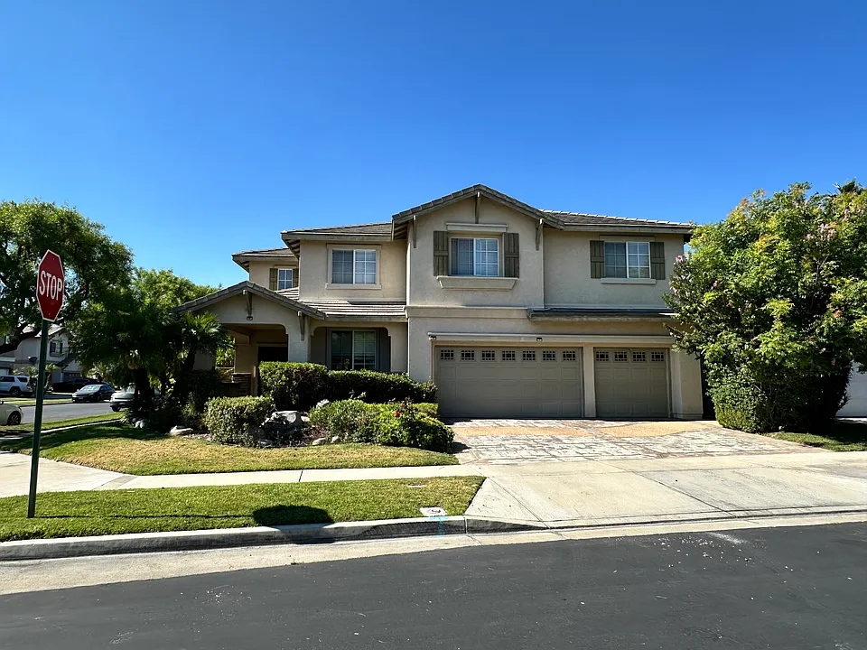 9376 Live Oak Dr