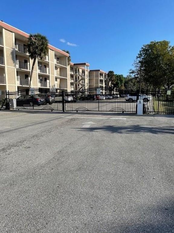 2649 NW 48th Terrace #433, Fort Lauderdale, FL - View 3