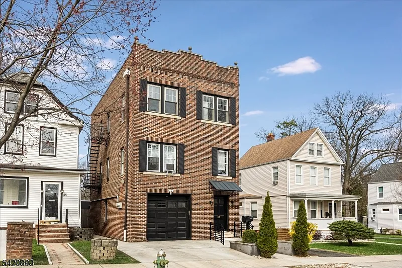 43 Pleasant Ave #2