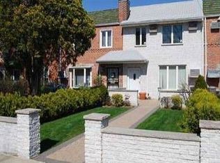 6143 79th St, Middle Village, NY 11379