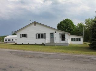 2072 Potter Rd E, Traverse City, MI 49696