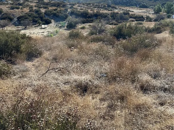 80 Sabina Dr, Hemet, CA 92544