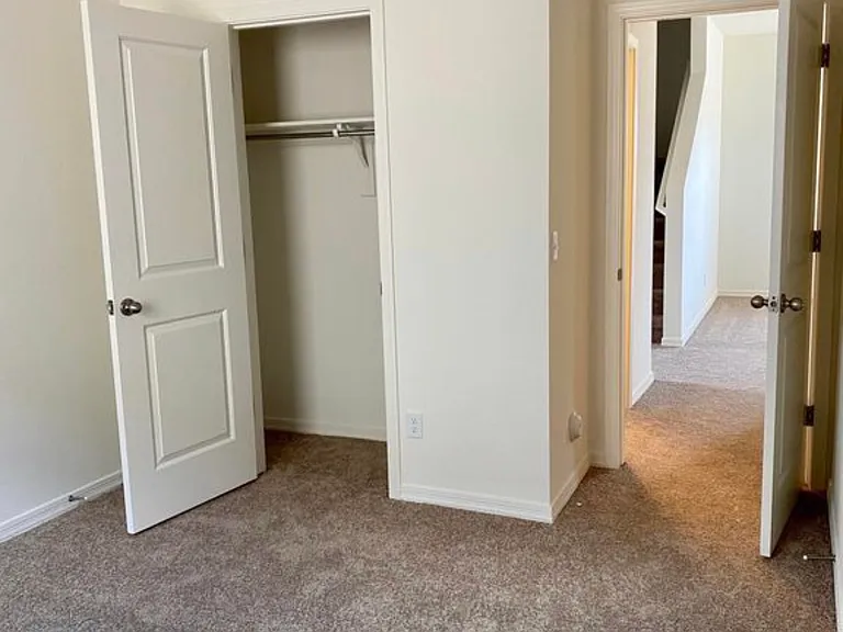 389 S Soledad Ln — Photo 9