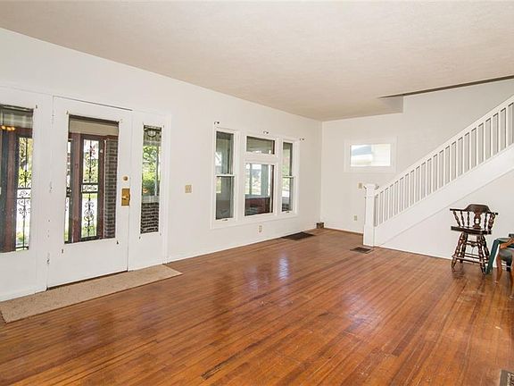5th image of 1019 N King Ave