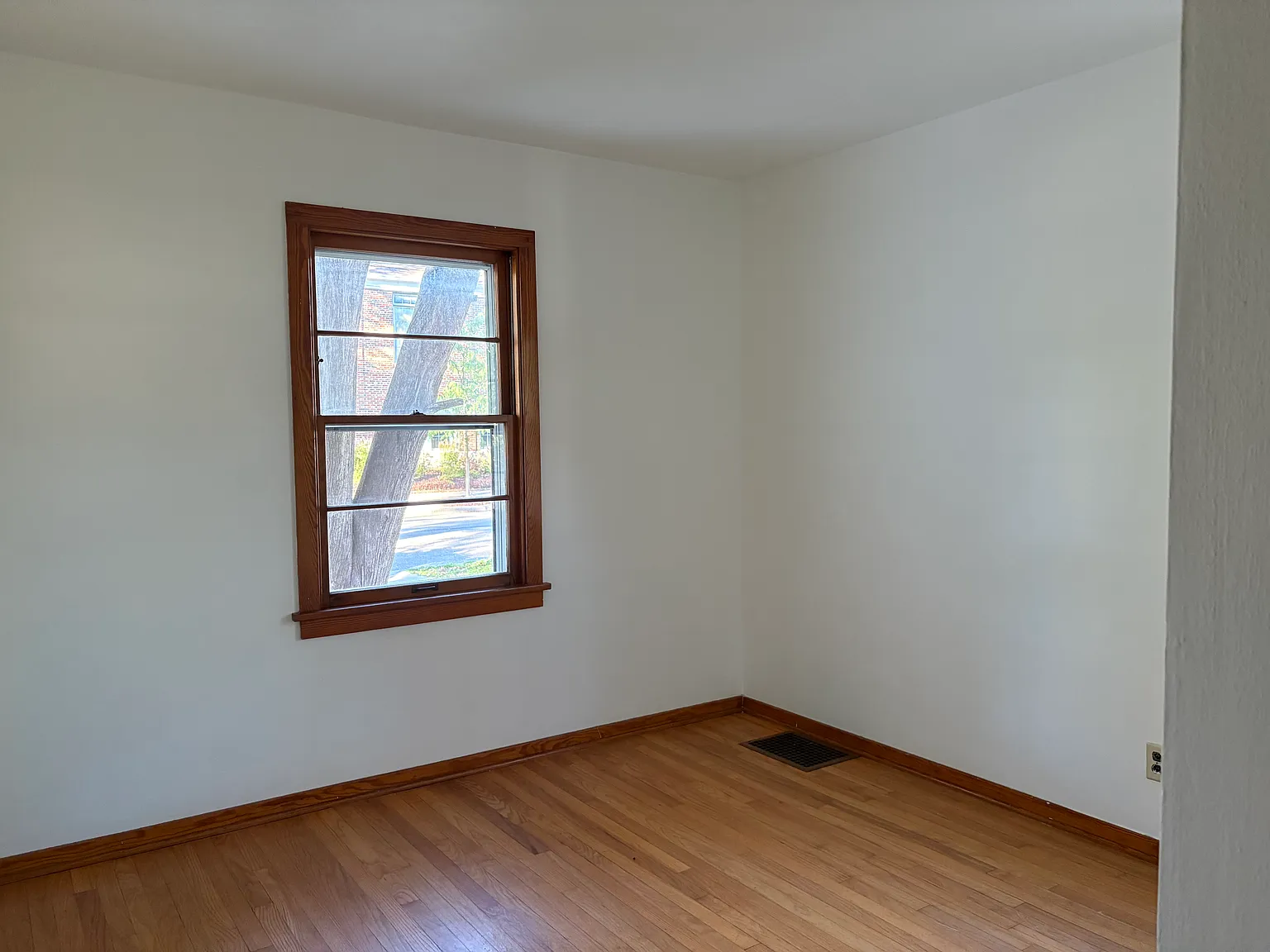 2 bed, 746 sqft, $2,550 — Photo 3