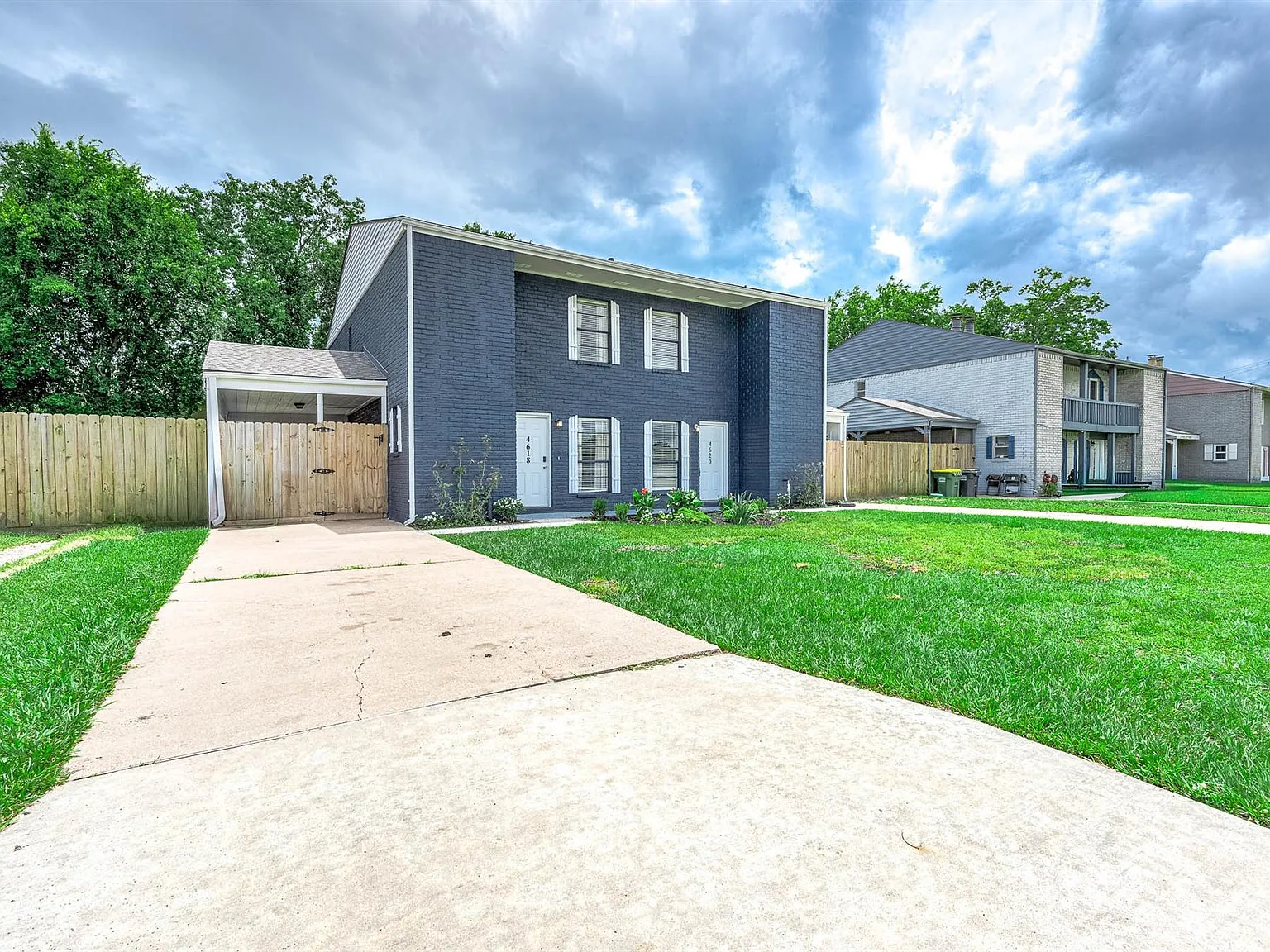 2 bed, 1.5 bath, 1416 sqft, $1,800 — Photo 2