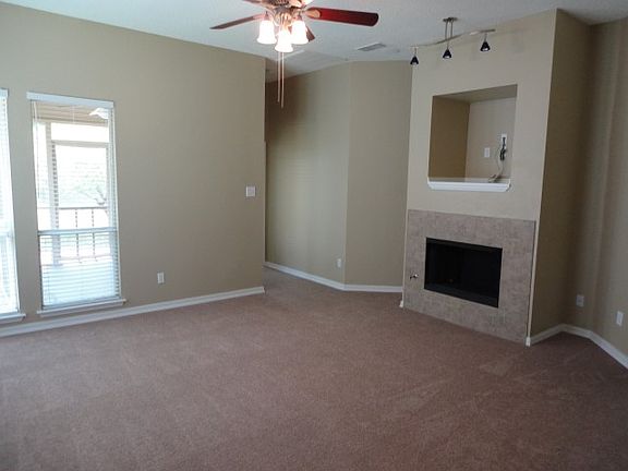 4th image of 4870 Lodgepole Ln