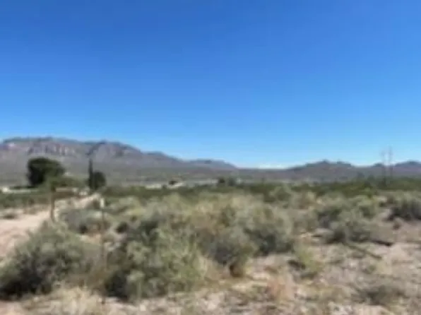 8 Independence Dr, Arrey, NM 87931